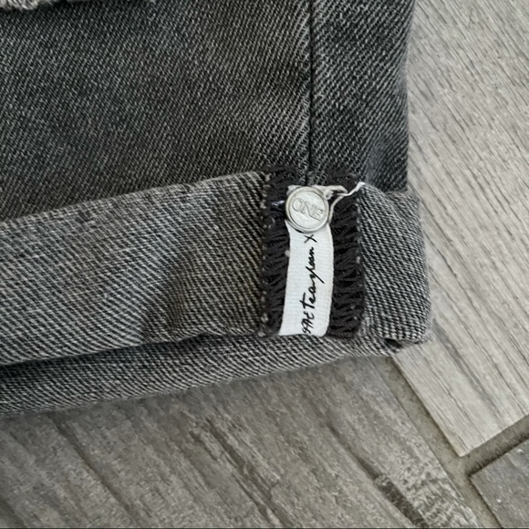 One by One Teaspoon Charger Distressed Shorts - Picture 5 of 8